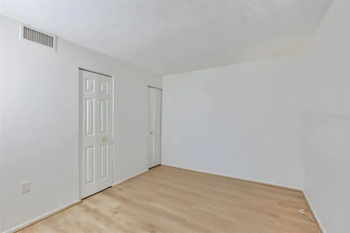 2nd bedroom unstaged