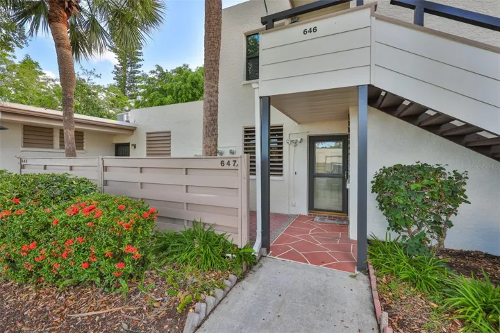 Front of the condo, entrance