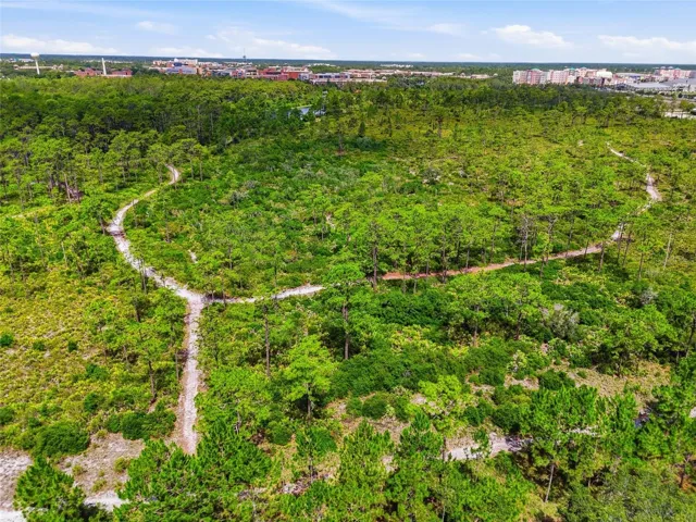 Direct walkable path to UCF.