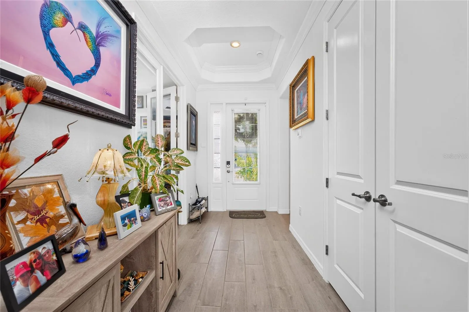 Tray Ceilings with Crown Moulding throughout