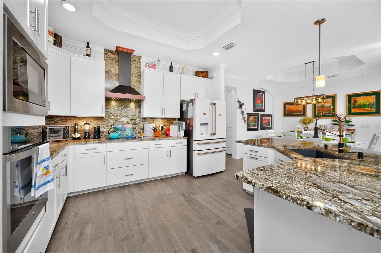 Custom Granite Counter tops Sink and Backsplash