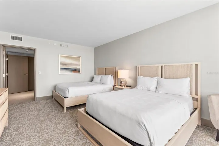 Guest suite with 2 queen beds
