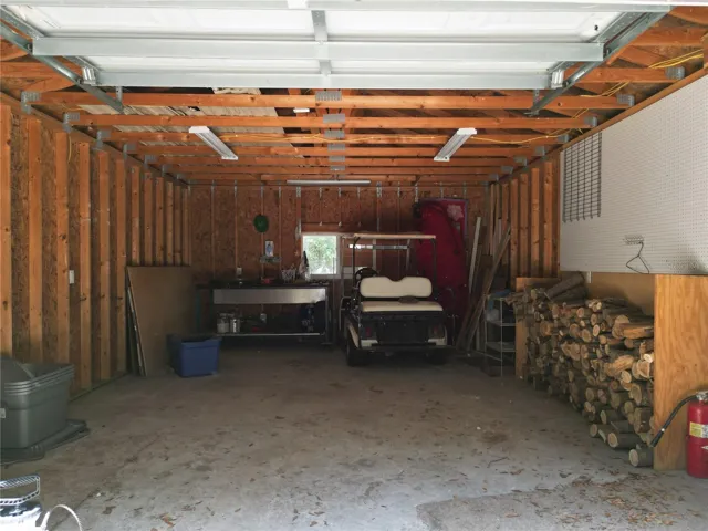 Detached Garage.