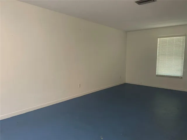 Flex space - use as another bedroom, living, space or more.