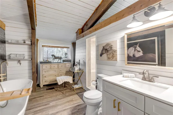 Master Bath Upstairs