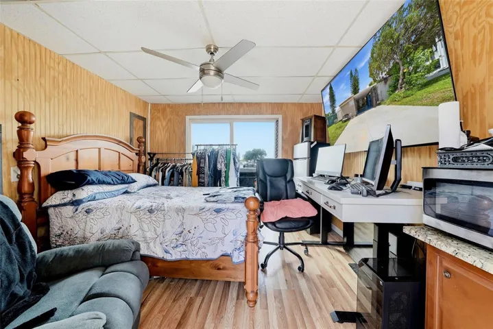 Inside this amazing studio, man cave, bedroom, it's all ready for you to do what you want with it!!