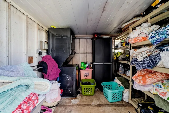Outdoor shed spacious laundry room