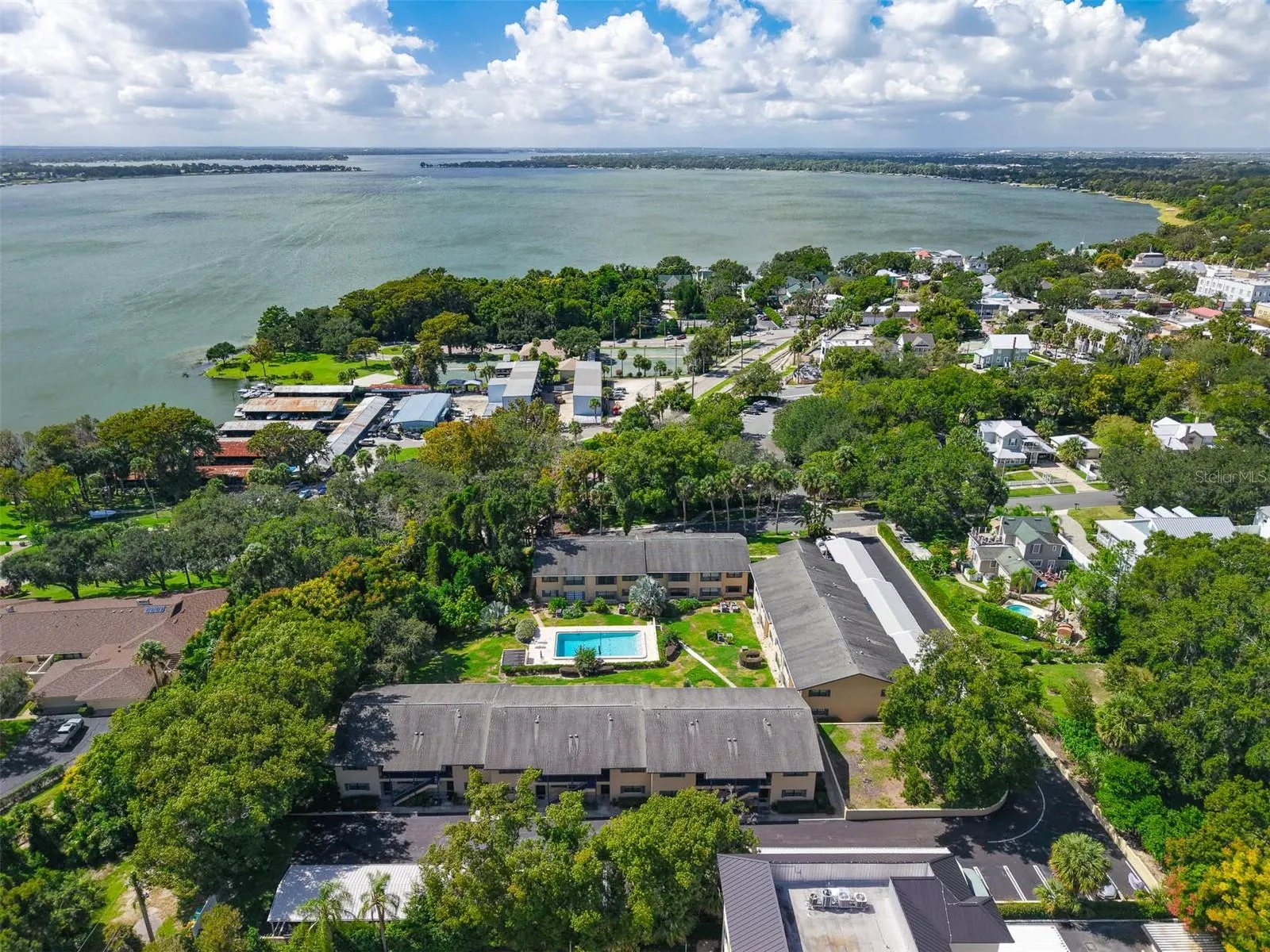 Short walk to the shores of Lake Dora and historical Mount Dora