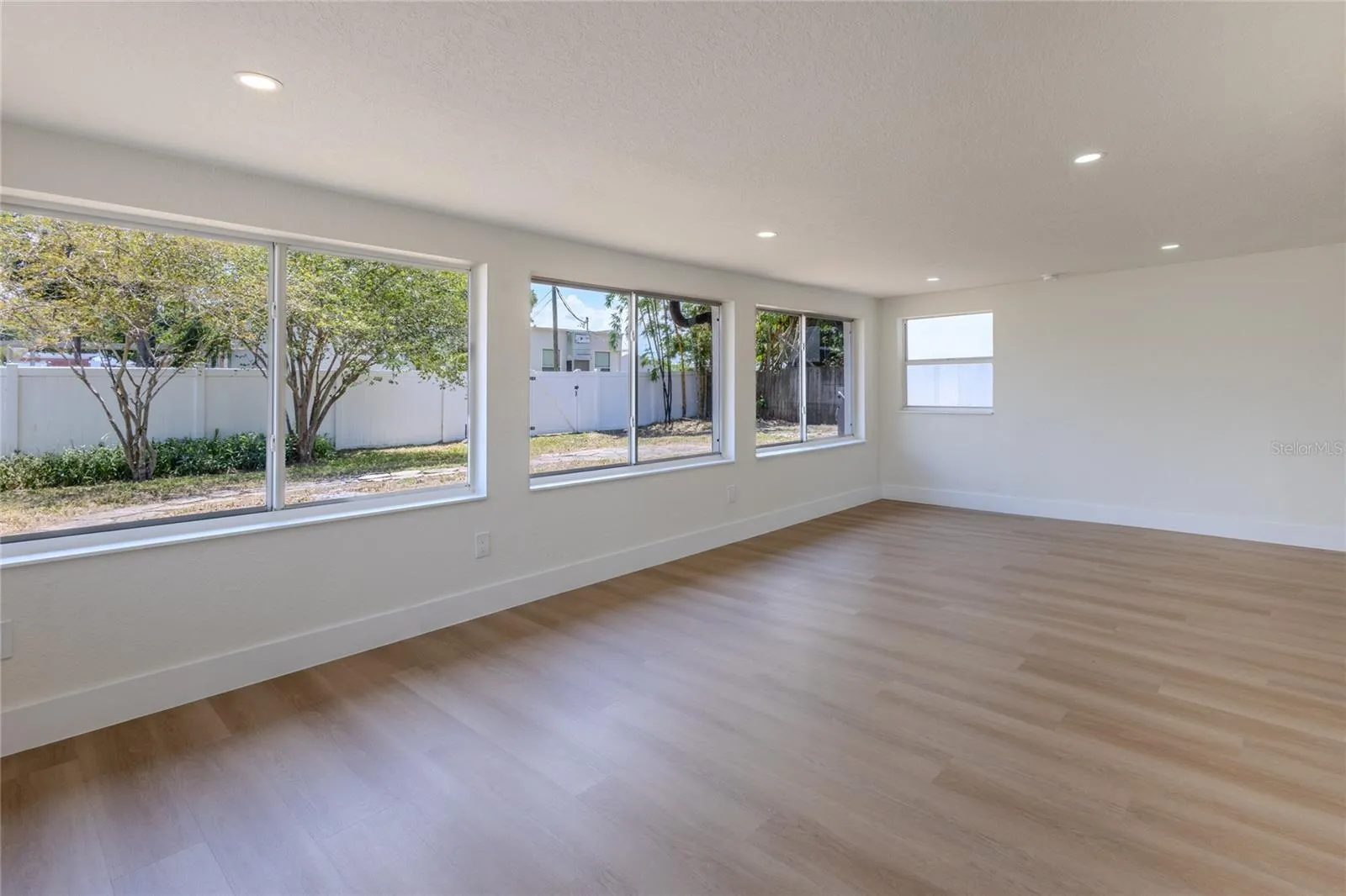 Dining area/Living room
