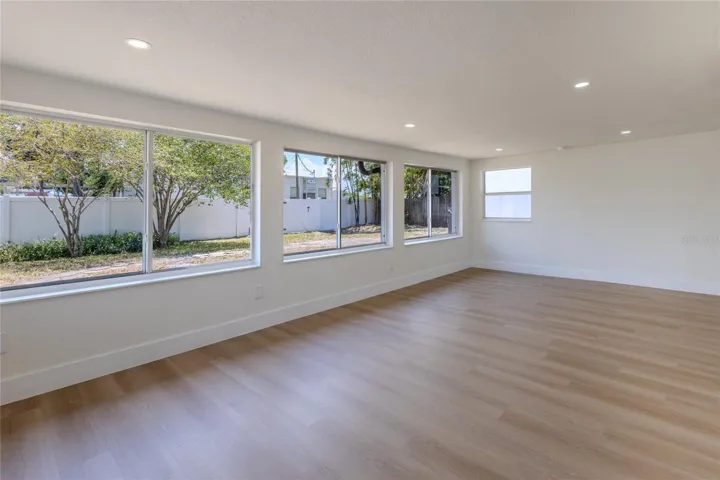 Dining area/Living room