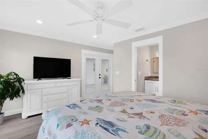 QUEEN BED, PRIVATE ACCESS TO THIS 2ND EN-SUITE BEDROOM WITH PRIVATE BATH.