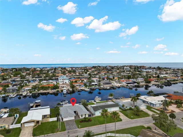 IMPRESSIVE LOCATION.  SEE THE GULF OF MEXICO - YOU ARE THAT CLOSE TO IT.  JUST MINUTES TO THE OPEN WATER OF THE GULF OF AMERICA.