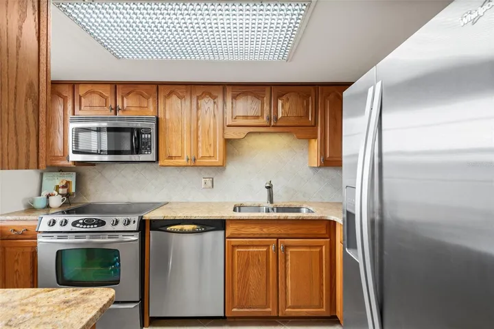 GRANITE COUNTER TOPS
