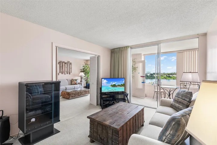EXTENDED LIVING SPACE