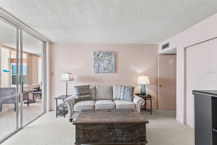 EXTENDED LIVING AREA/ 2ND BEDROOM WITH PULL-OUT SOFA BED