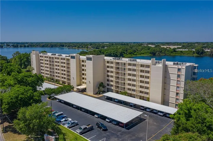 BEAUTIFUL LAKEFRONT CONDOMINIUM