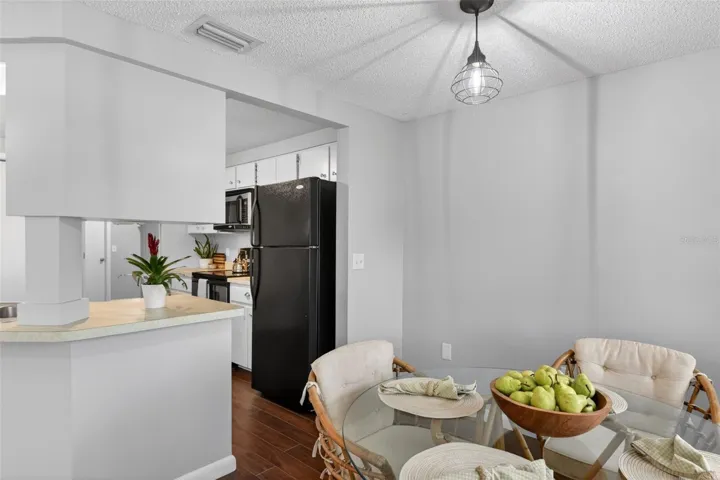 Dinette with Kitchen Access