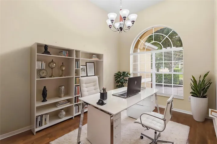Office / Flex room - Virtually staged