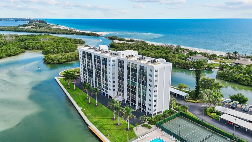 180 Degree Water Views