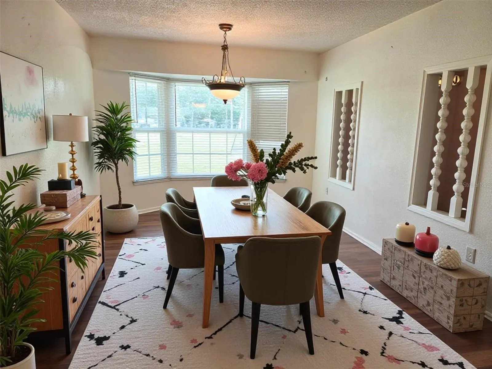 Virtual Staged Dining Room
