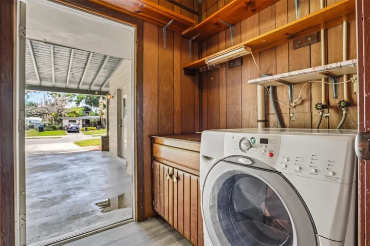 laundry RM to carport
