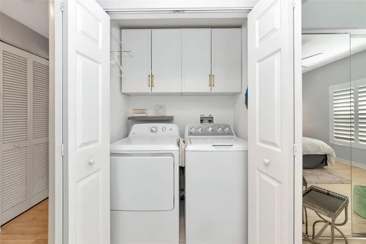 Washer/dryer in closet