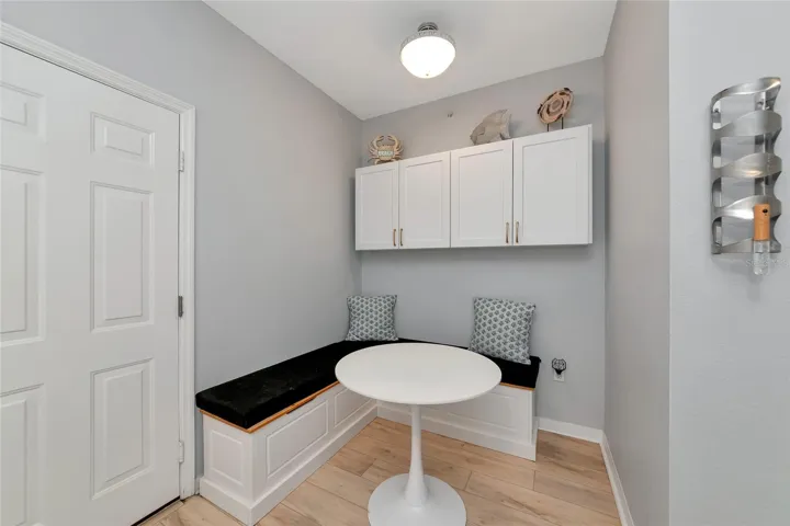 Eat in nook in Kitchen