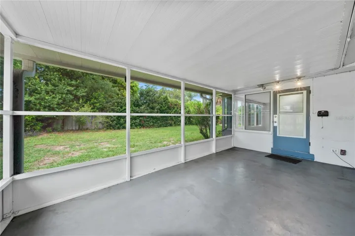 Screened rear patio
