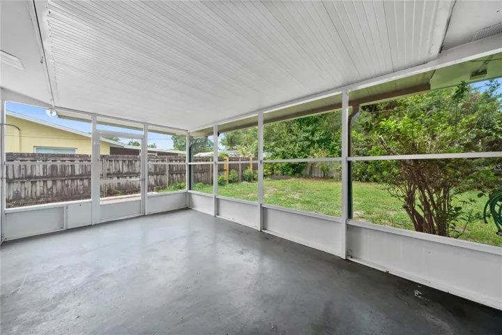 Screened rear patio