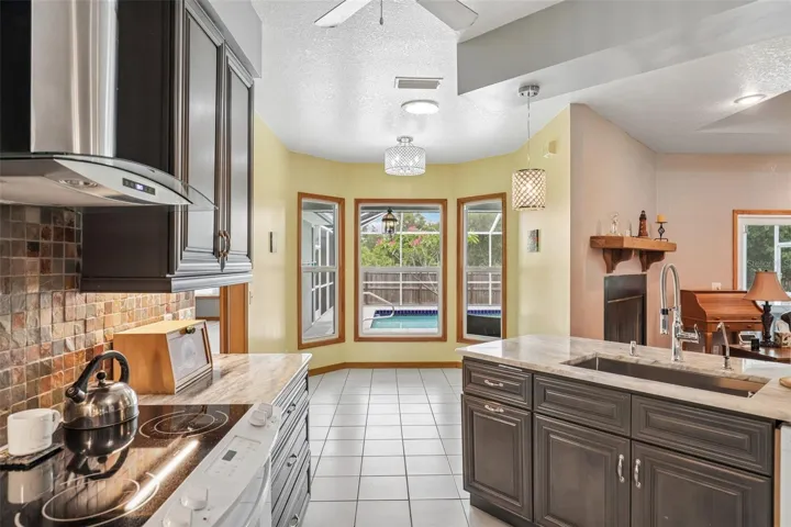 Kitchen Breakfast Nook
