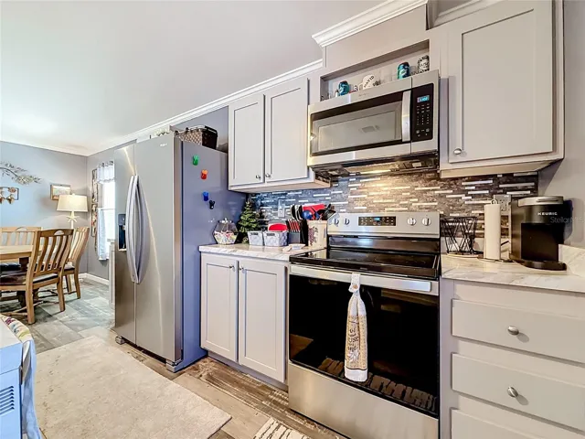 KITCHEN DINING AREA
