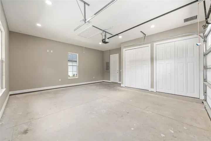 Single Garage AC by Primary Suite
