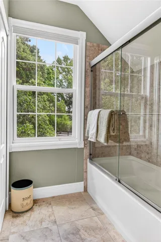 2nd bath tub shower