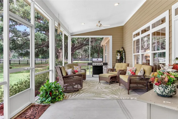34'covered, screened back porch