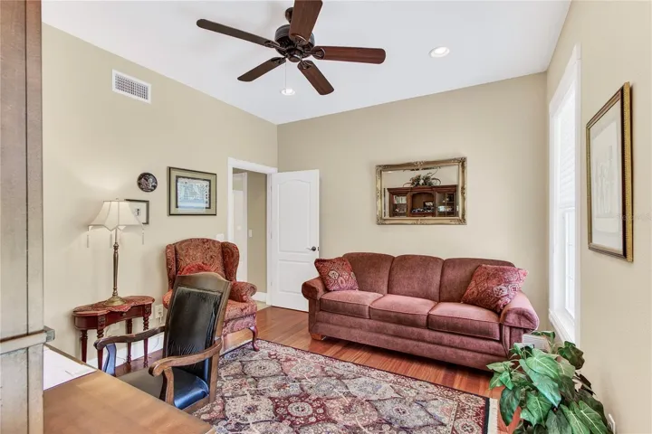 2 entrances + a closet + 2 windows: 4th bedroom/study or could be a nursery