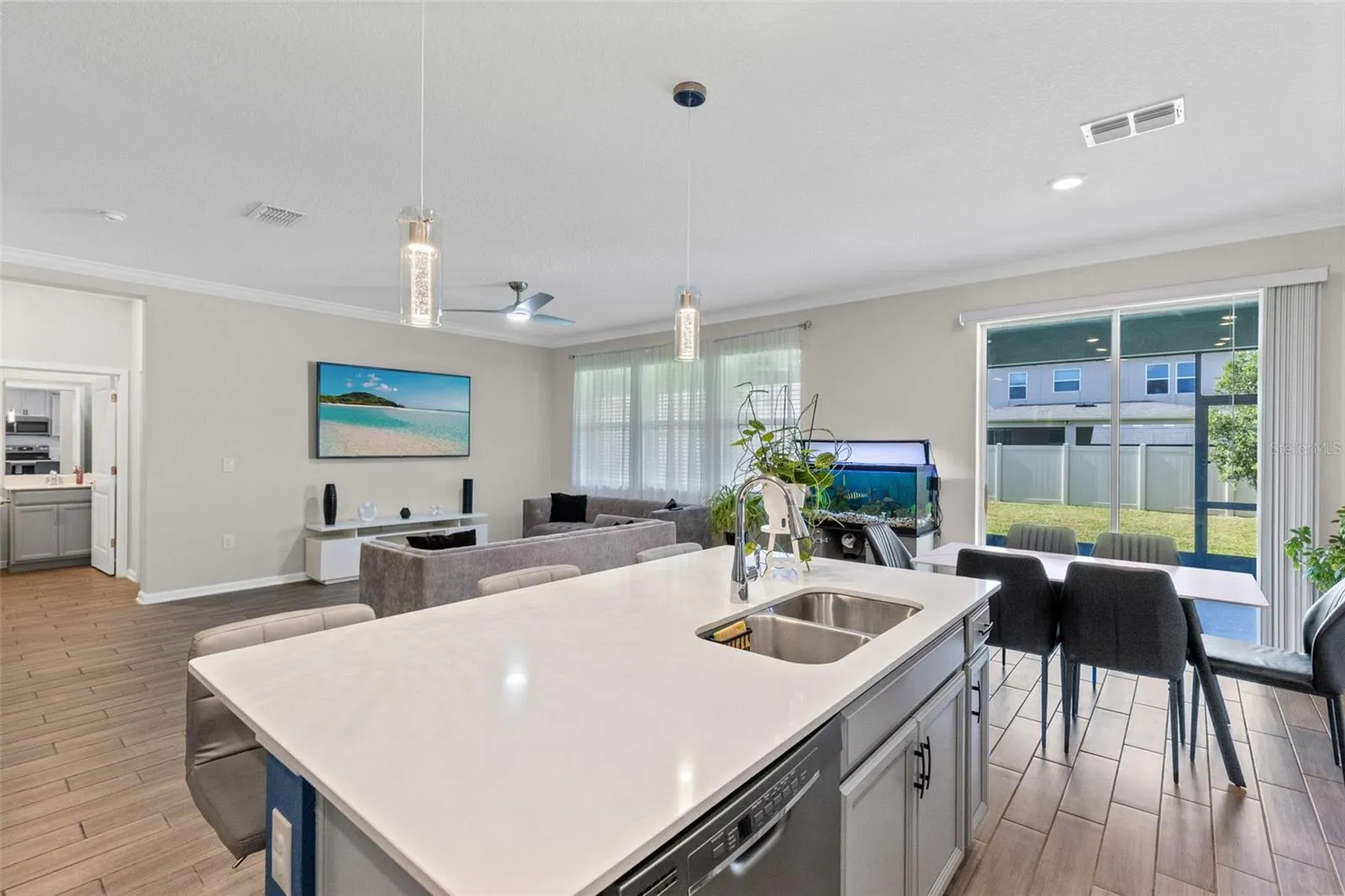 Kitchen | Family ROom