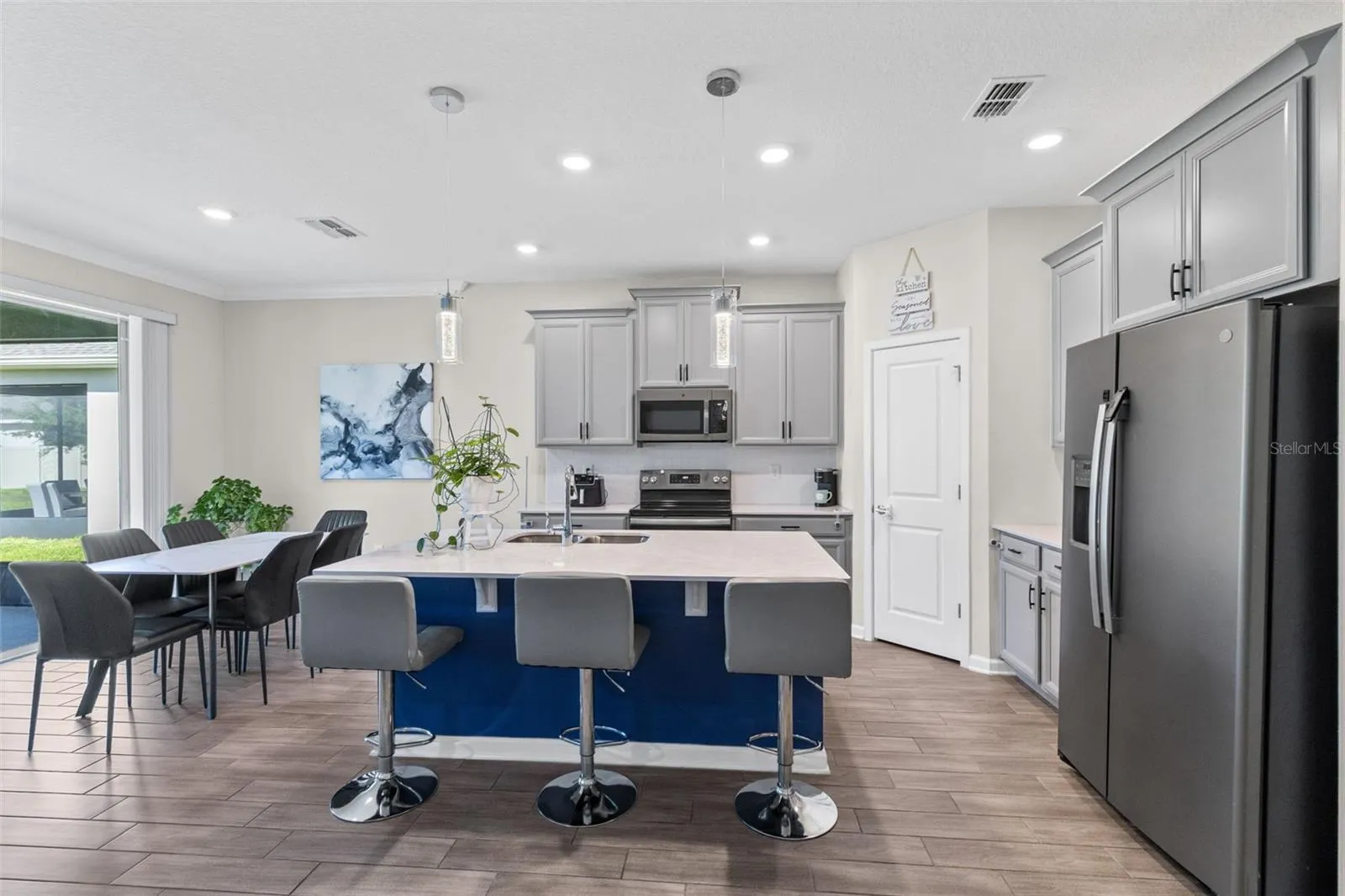 Kitchen | Dining Area