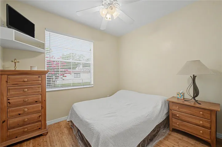 Guest Bedroom, Ceiling fan with light.