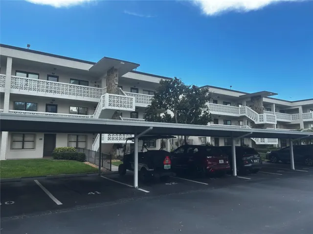 Winston Park Building 800