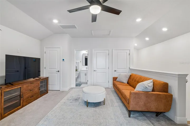 Upstairs Loft/Secondary living space