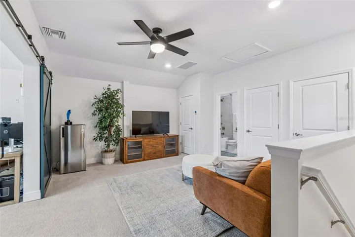 Upstairs Loft/Secondary living space