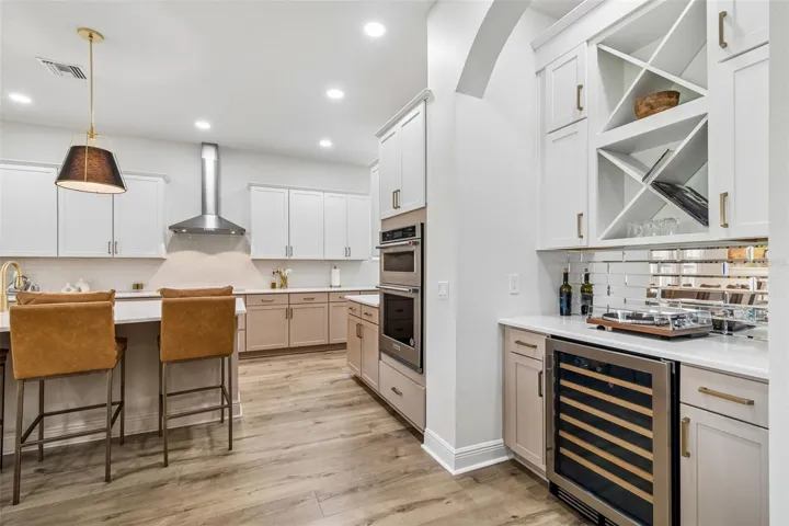 Kitchen/Dry bar