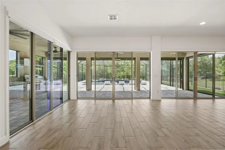 open and bright floor plan