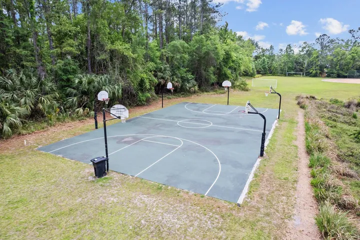 Sweetwater Oaks Community