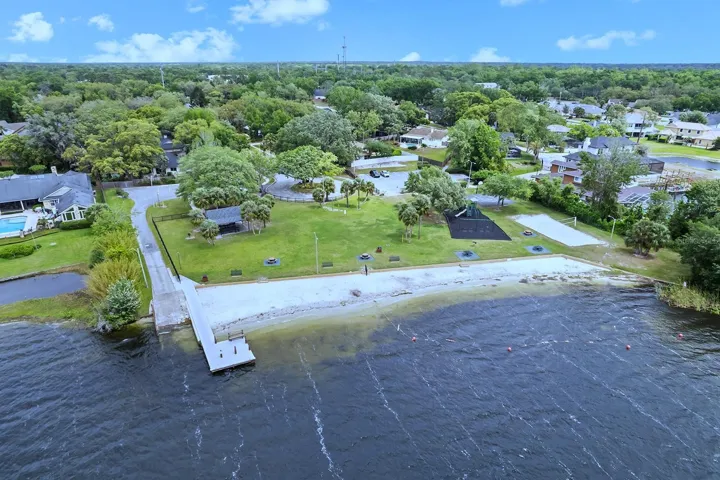 Sweetwater Oaks Community