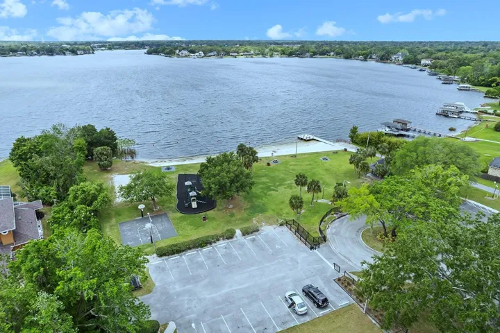Sweetwater Oaks Community