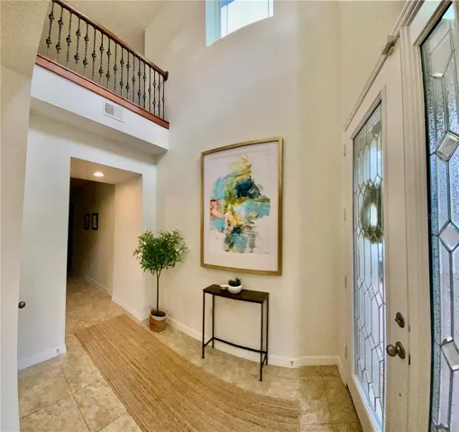 Balcony from 2nd floor overlooks the Foyer