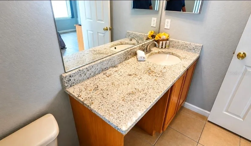 Master bath beautiful granite