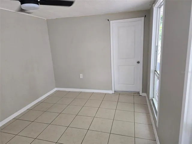 MASTER BEDROOM PRIVATE ENTRANCE