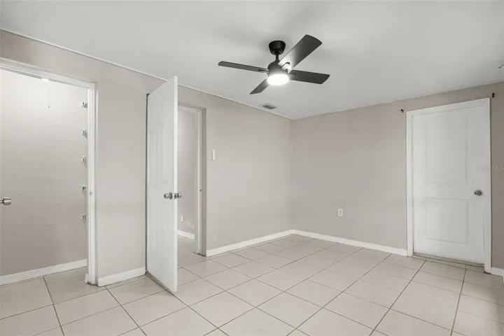 MASTER BEDROOM WITH PRIVATE ENTRANCE